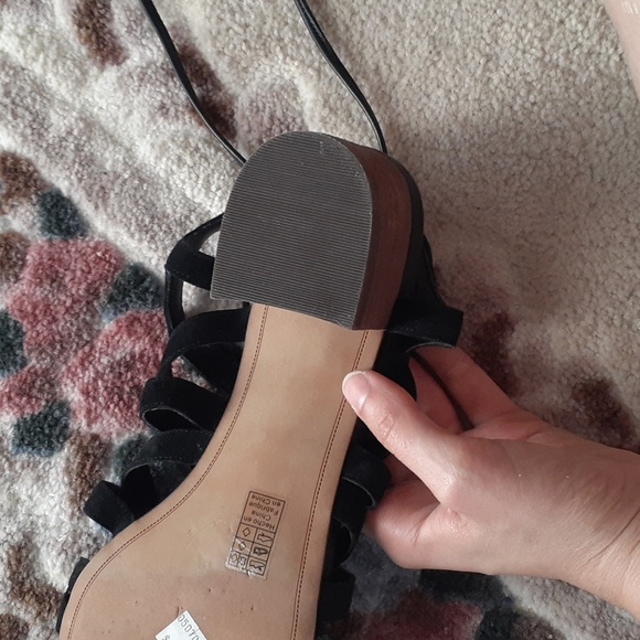 Sam Edelman Black Strap Yardley Chunk Sandals - Picture 4 of 6